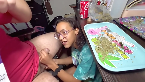 Black teen 18+ sucking off and giving me a blowjob