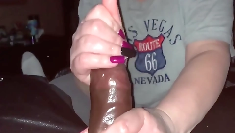 Mature lady getting fucked in her ass in a homemade video