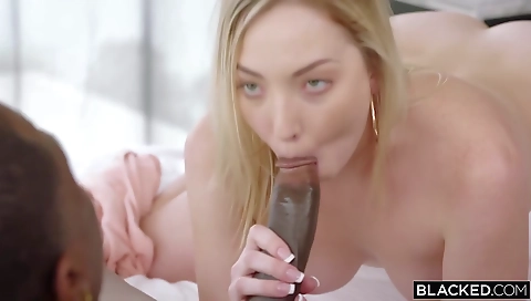 A brunette is creampied after getting her pussy fucked