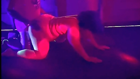 Brunette milf with a sexy ass gets fucked in the bed