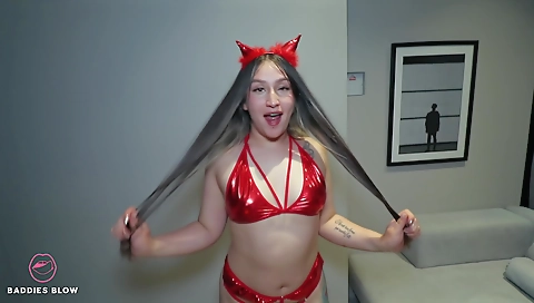 Hot amateur brunette with tattooed ass gets fucked