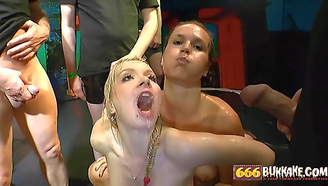 Blonde blonde and brunette in a threesome with hot sex