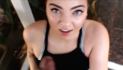 Gorgeous ebony girl gets her pussy fucked in the pool