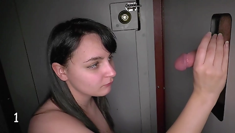 Amateur brunette is a good girl that likes fucking